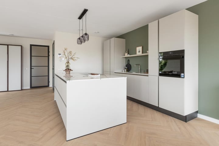 Foto 15 van Picassolaan 967