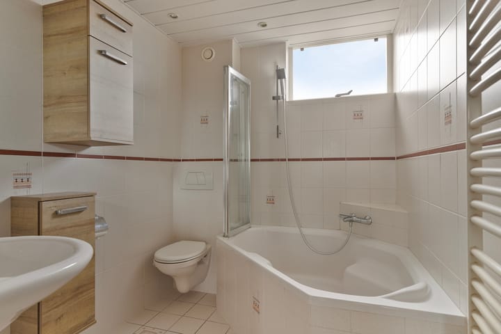 Foto 18 van Weegbree 24