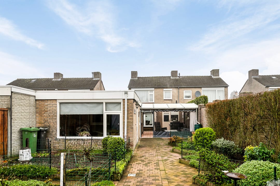 Foto 2 van Plonderijen 63