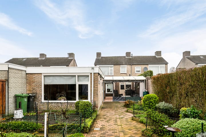 Foto 2 van Plonderijen 63