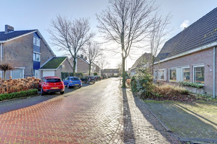 Foto 4 van Esdoornstraat 10