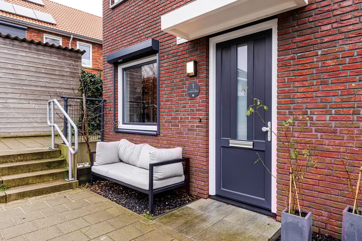 Foto 2 van Ons Genoegen 1