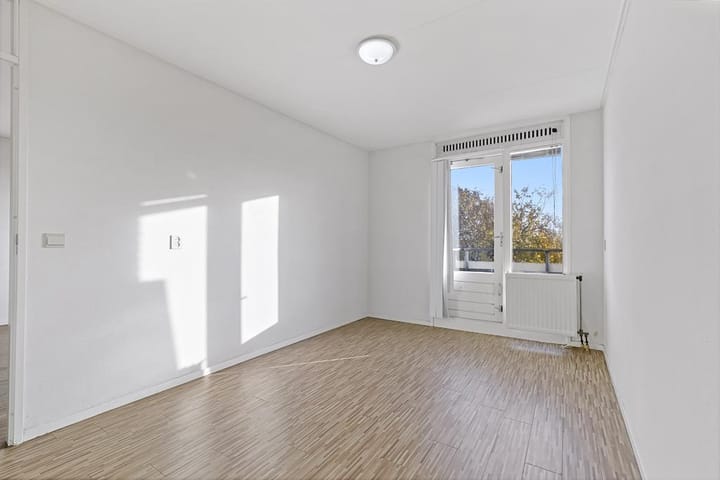 Photo 2 of Valkenbosplein 19-J