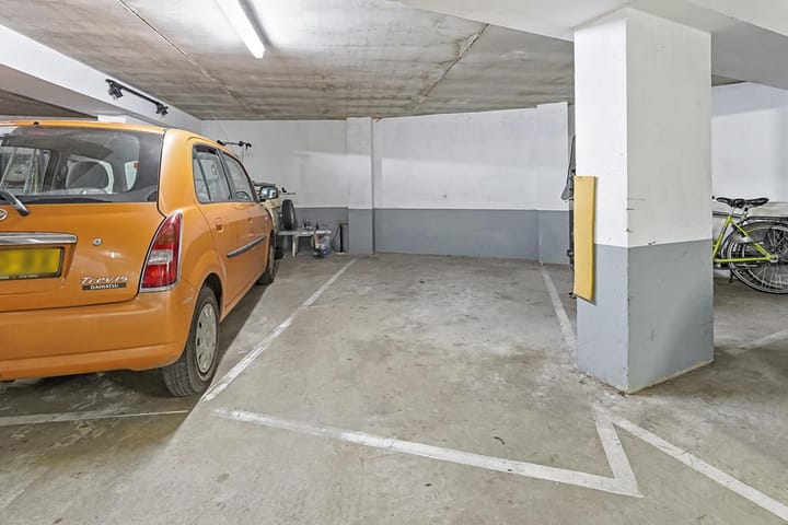 Photo 3 of Valkenbosplein 19-J