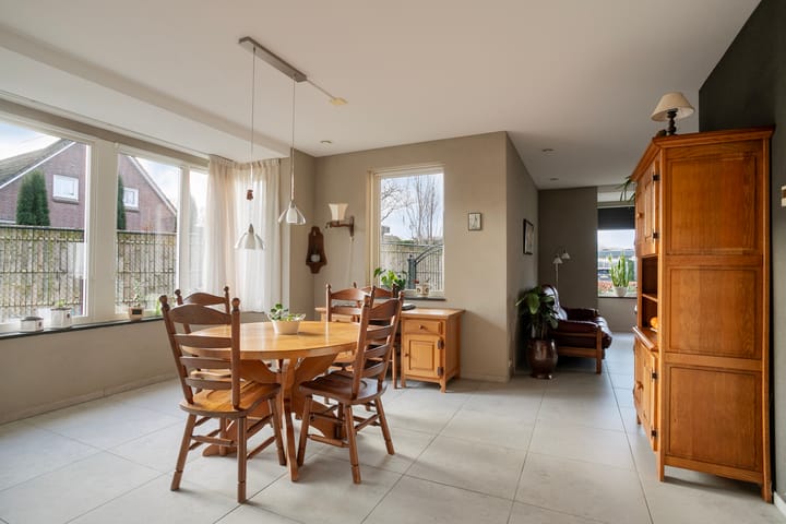 Foto 16 van Maasheseweg 64-A