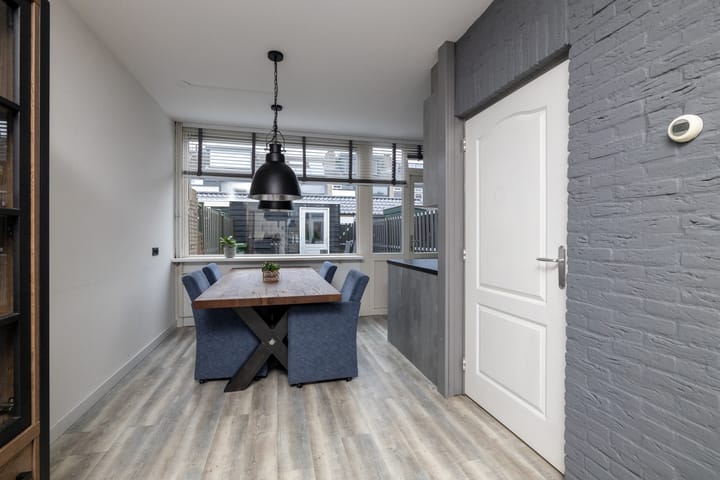 Foto 11 van Vincent van Goghstraat 11