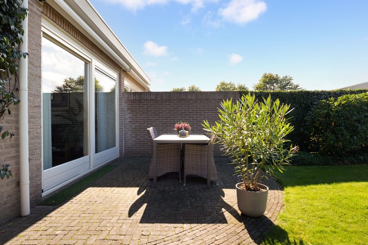 Foto 18 van Meidoornlaan 13