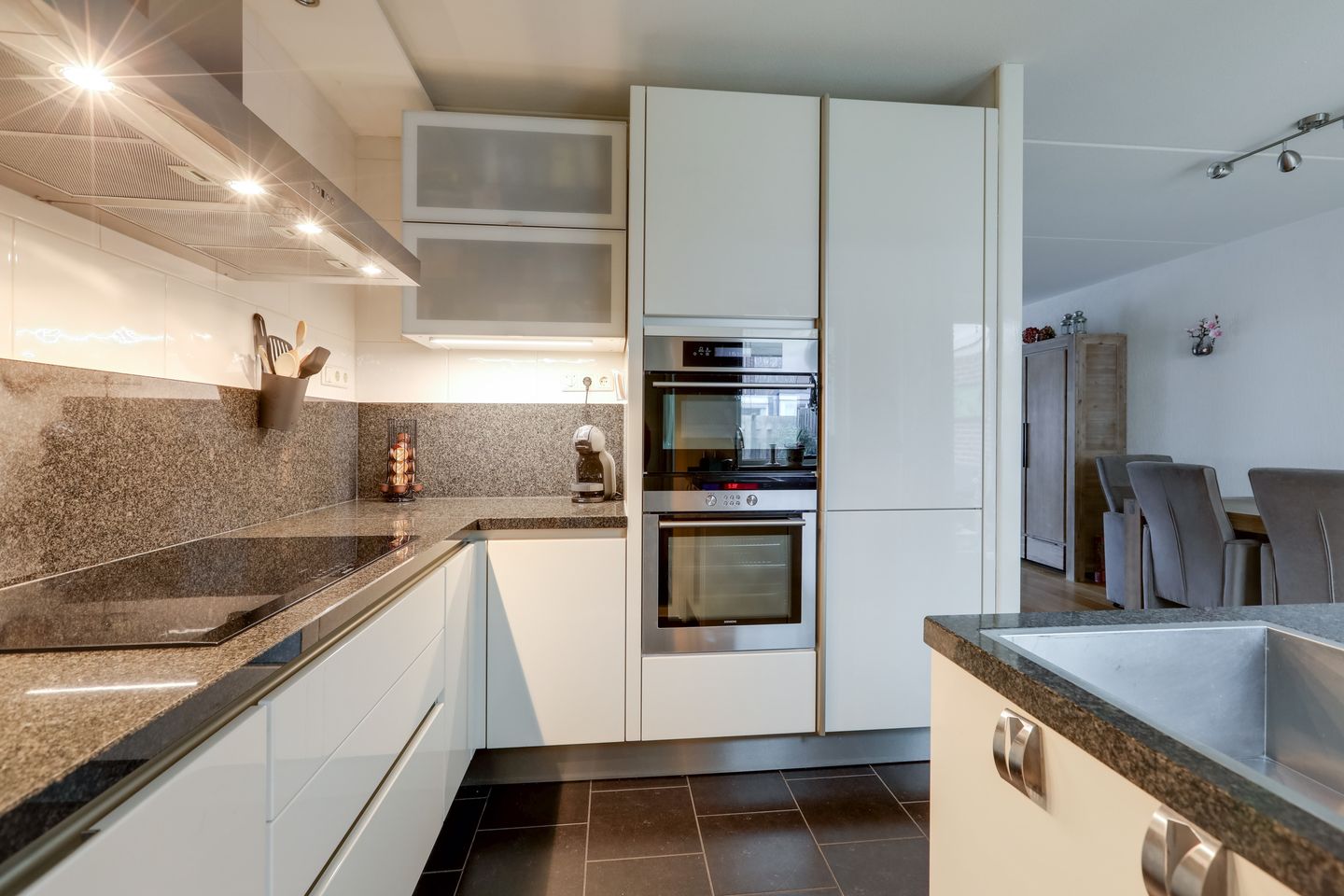 Foto 20 van Potterstraat 77