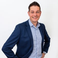 B. Esvelt - NVM Real Estate Agent