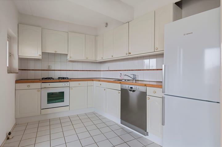 Photo 14 of Femina Mullerstraat 279