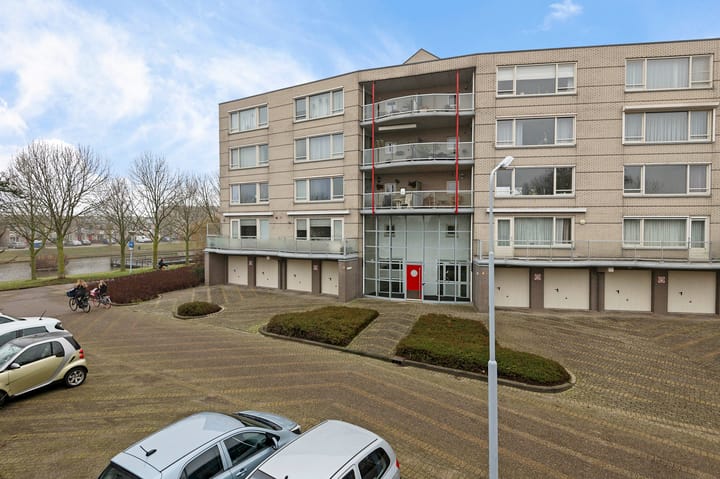 Photo 41 of Femina Mullerstraat 279