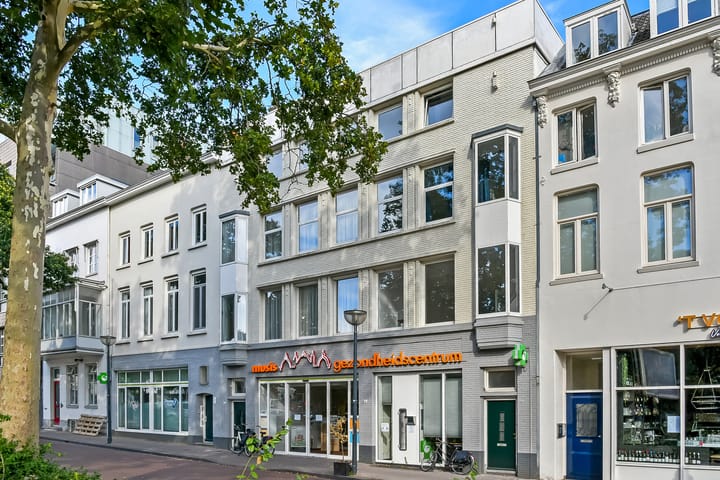 Photo 34 of Velperbuitensingel 14