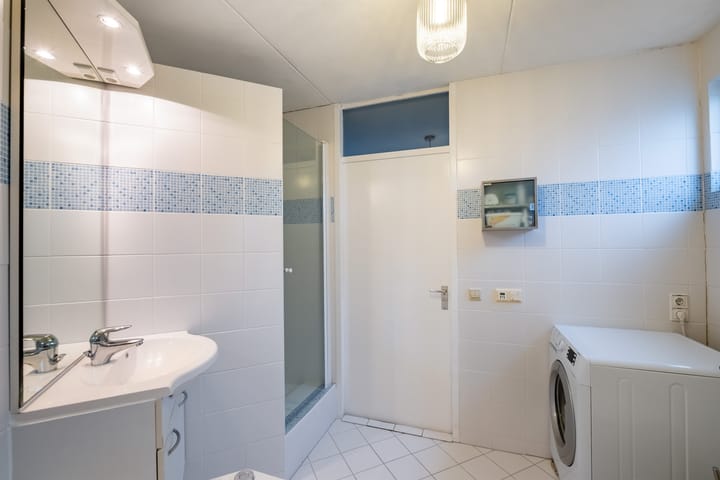 Foto 30 van Middenmolenlaan 94