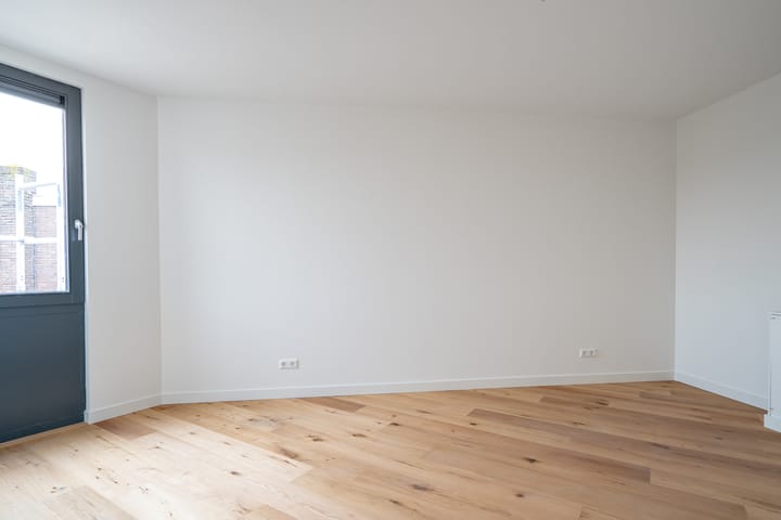 Foto 9 van Laan van Nieuw-Guinea 43-H