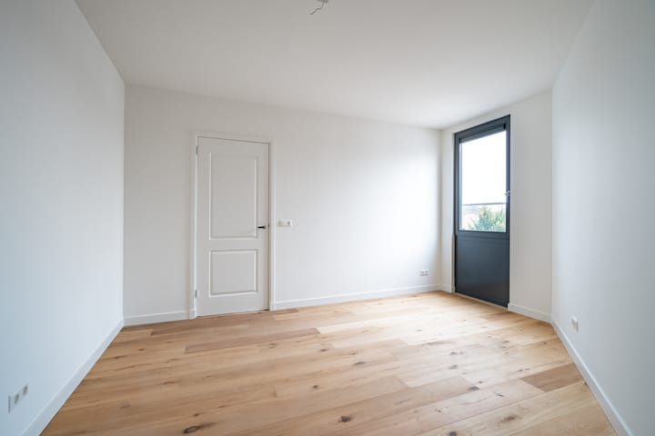 Foto 10 van Laan van Nieuw-Guinea 43-H