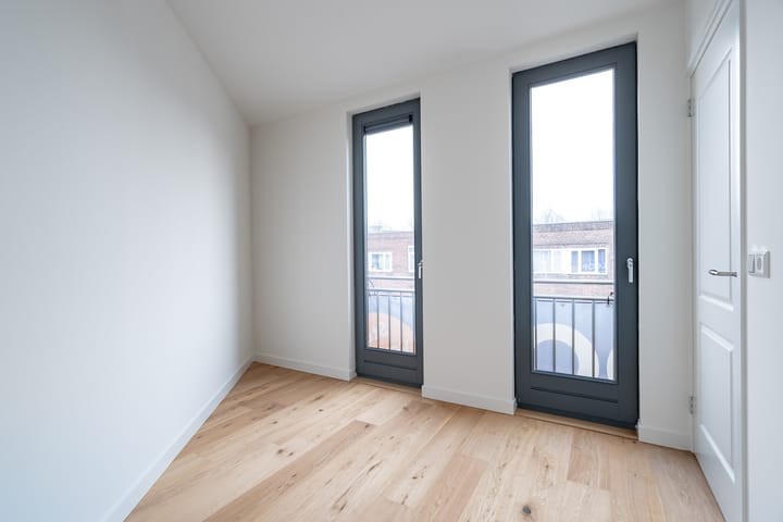 Foto 13 van Laan van Nieuw-Guinea 43-H