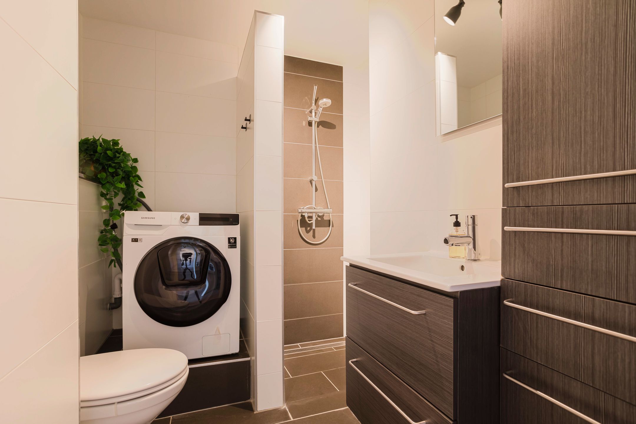 Foto 15 van Wagenaarstraat 143