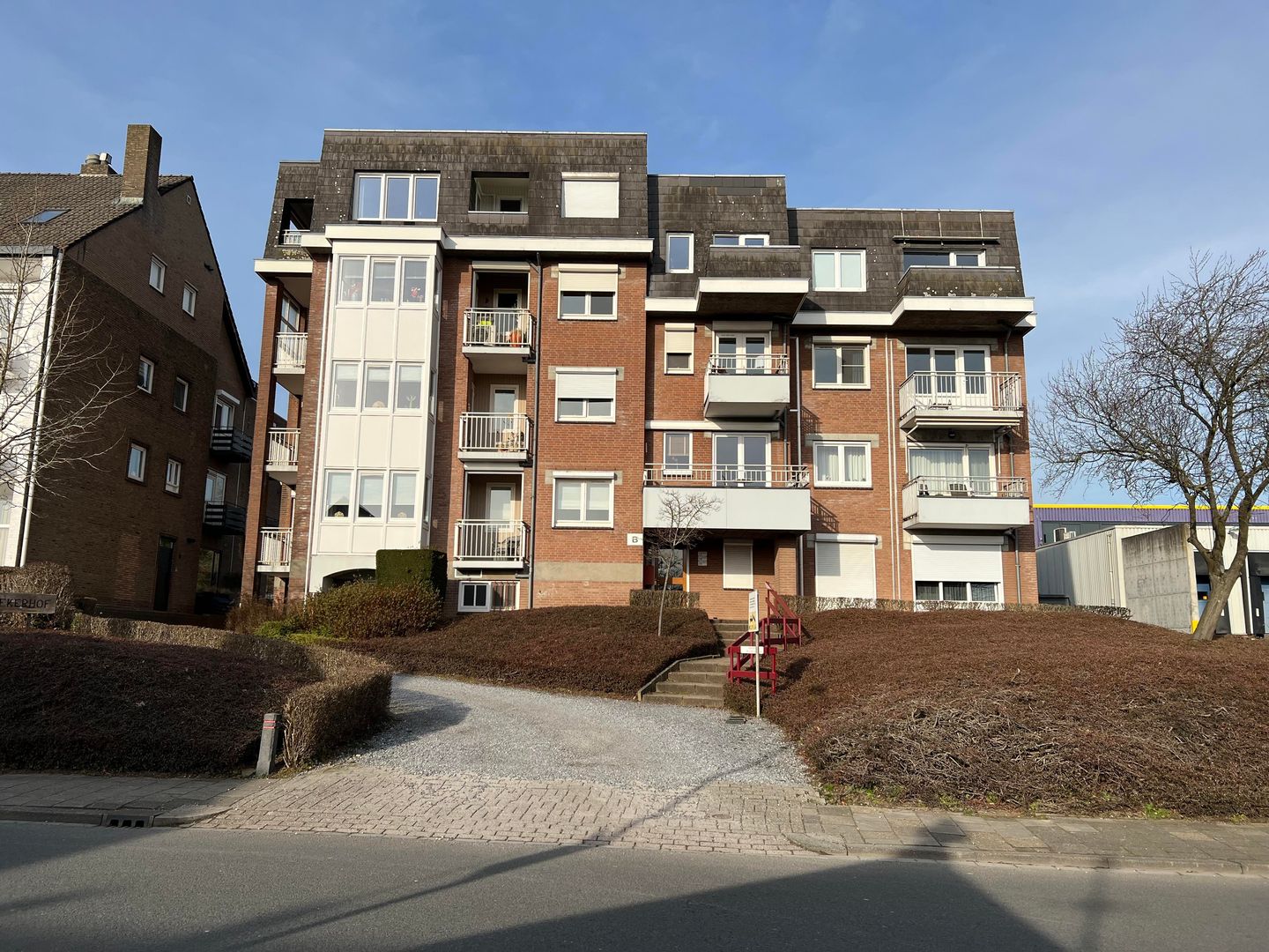 Strabeek 12-B