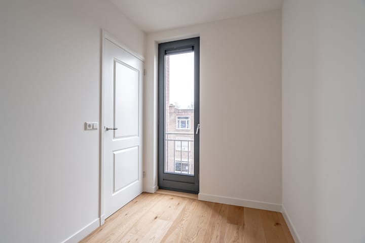 Foto 12 van Laan van Nieuw-Guinea 43-F