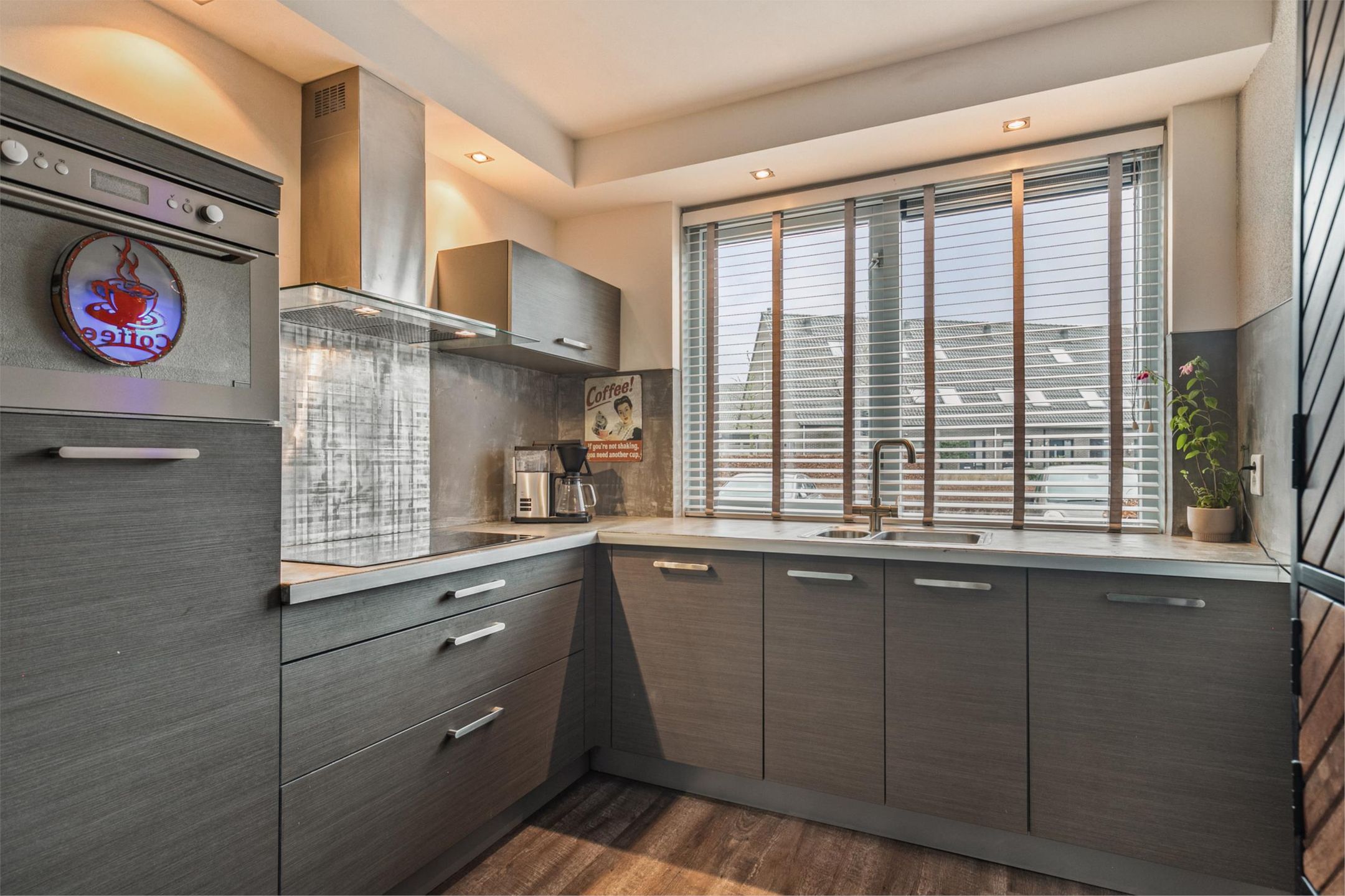 Foto 9 van Brahmalaan 10