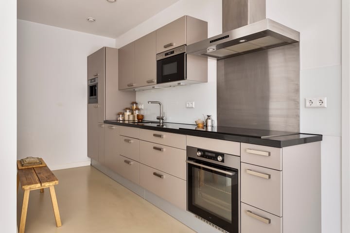 Photo 10 of Faas Wilkesstraat 141-B