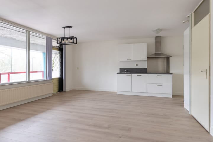 Foto 9 van Aartsbisschop Romerostraat 355