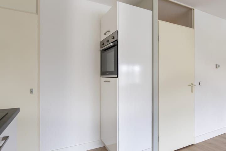 Foto 13 van Aartsbisschop Romerostraat 355