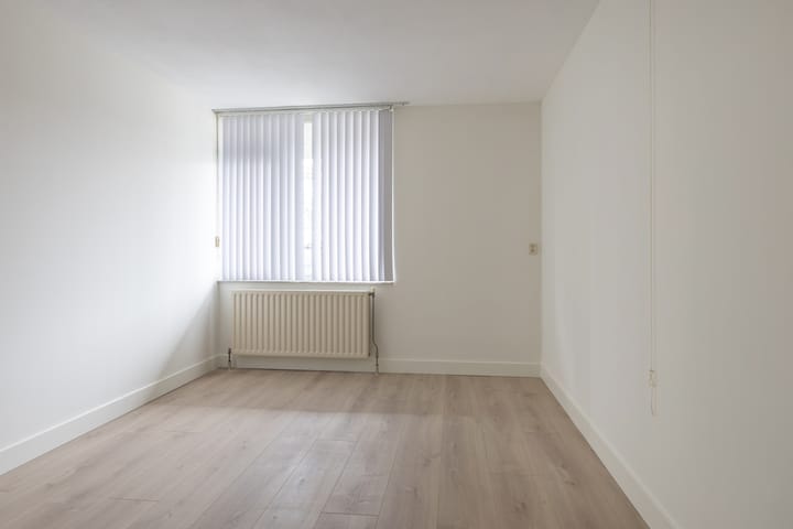 Foto 22 van Aartsbisschop Romerostraat 355