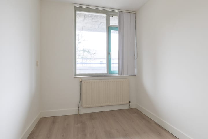 Foto 24 van Aartsbisschop Romerostraat 355