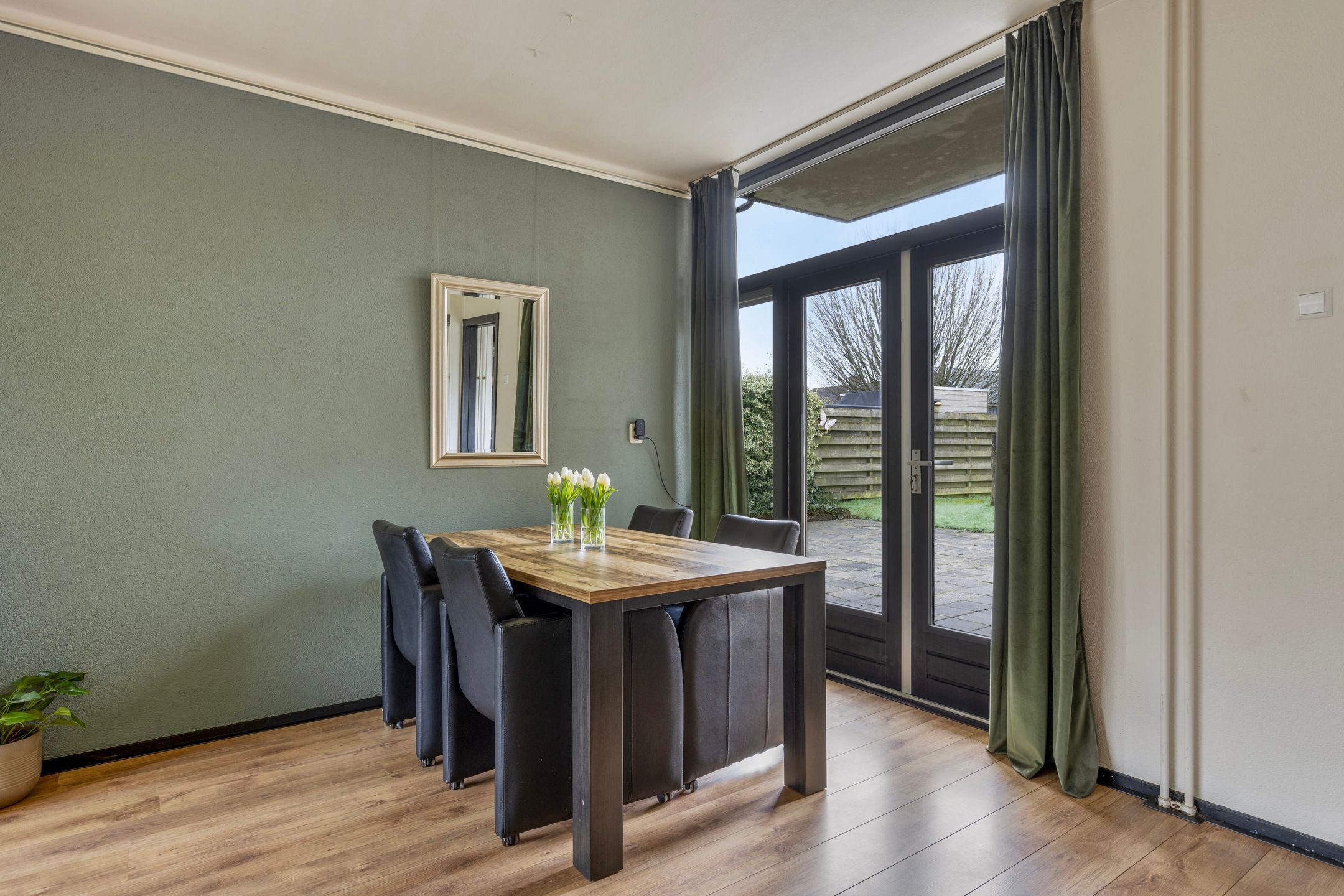 Foto 12 van Julianastraat 26