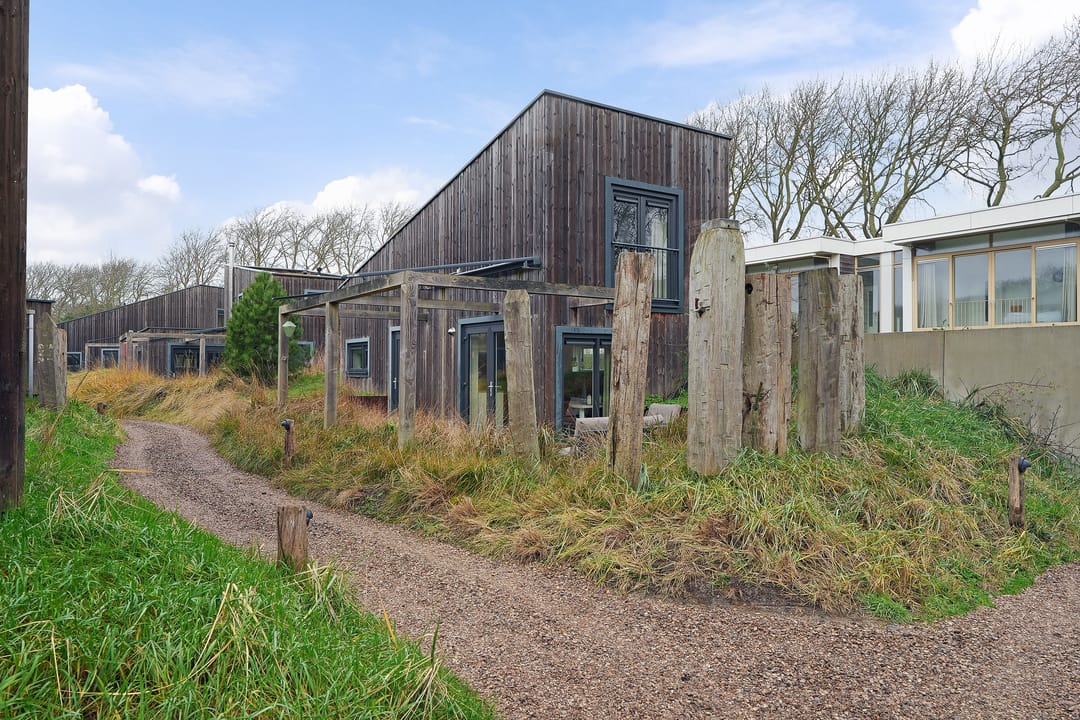 Foto 2 van Burgemeester van Woelderenlaan 1-10