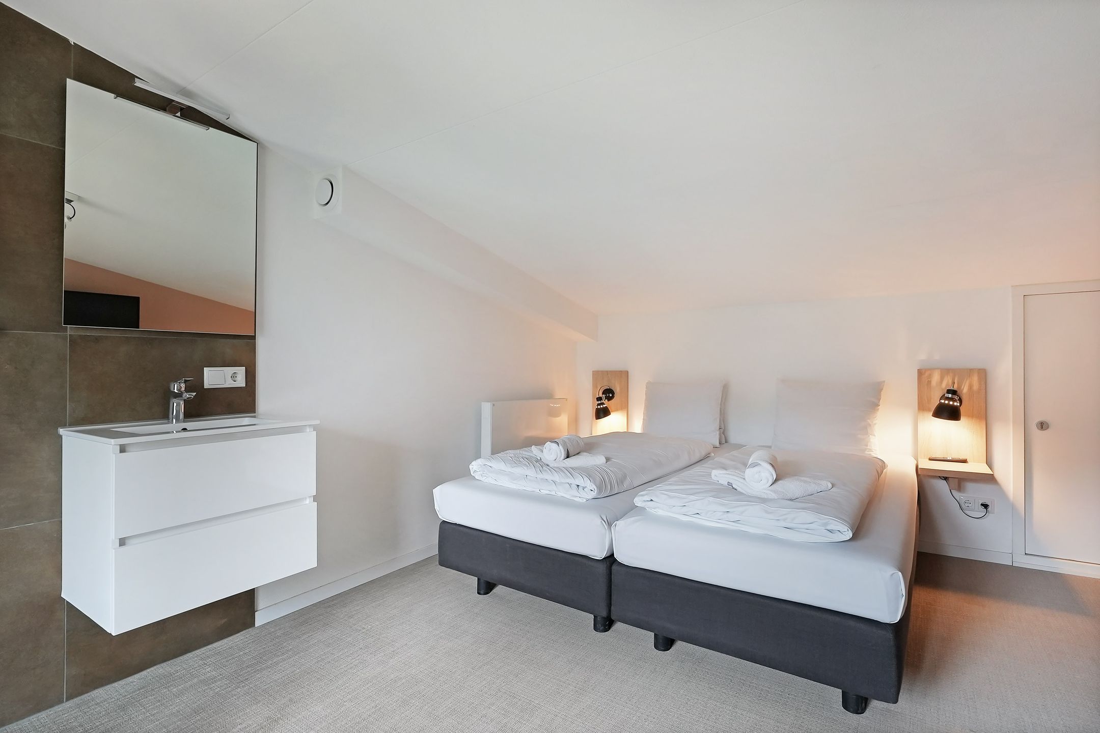 Foto 15 van Burgemeester van Woelderenlaan 1-10