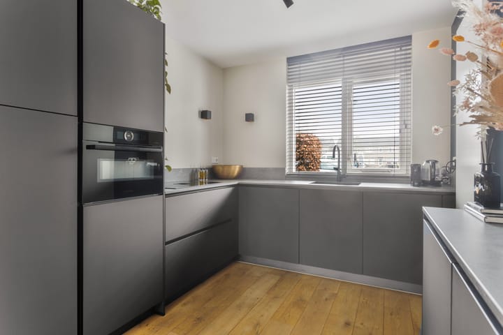 Foto 12 van Jan Linthorststraat 22