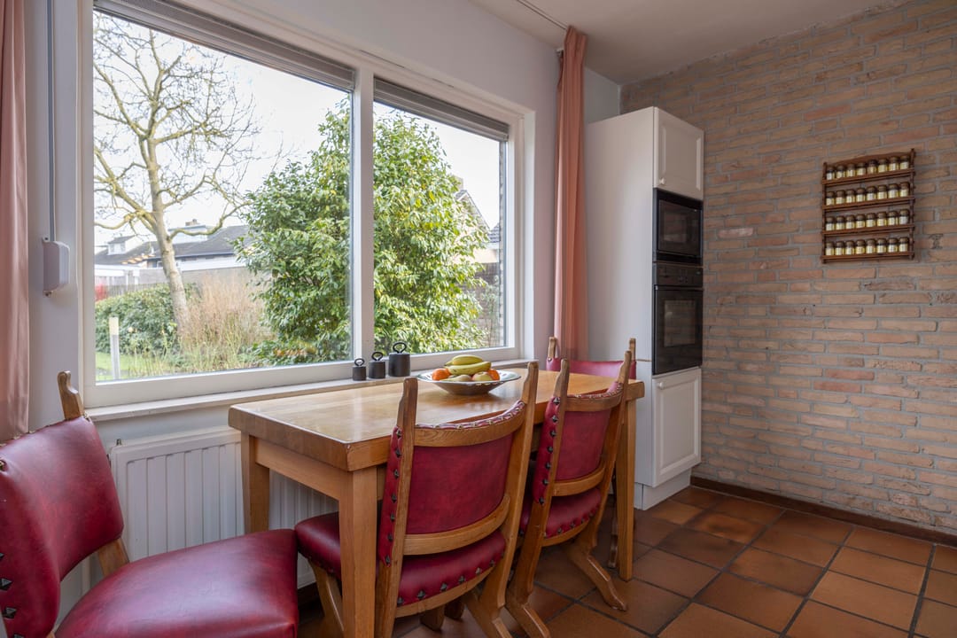 Photo 11 of Achthoevenstraat 82