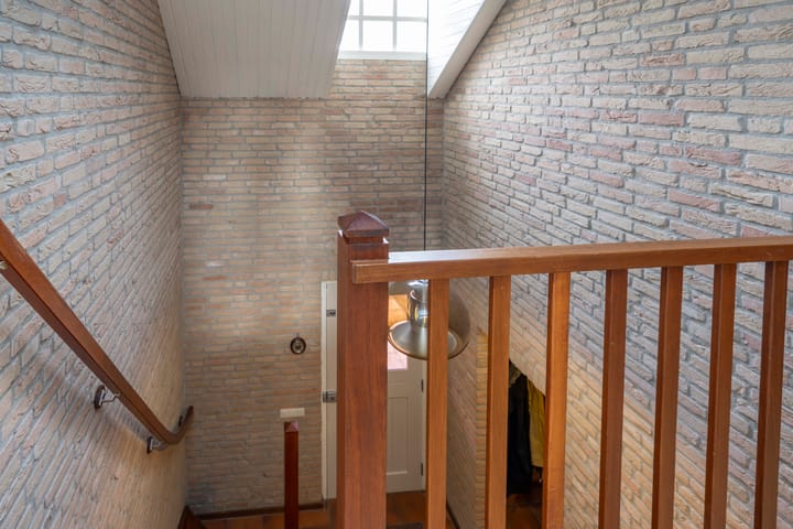 Foto 15 van Achthoevenstraat 82