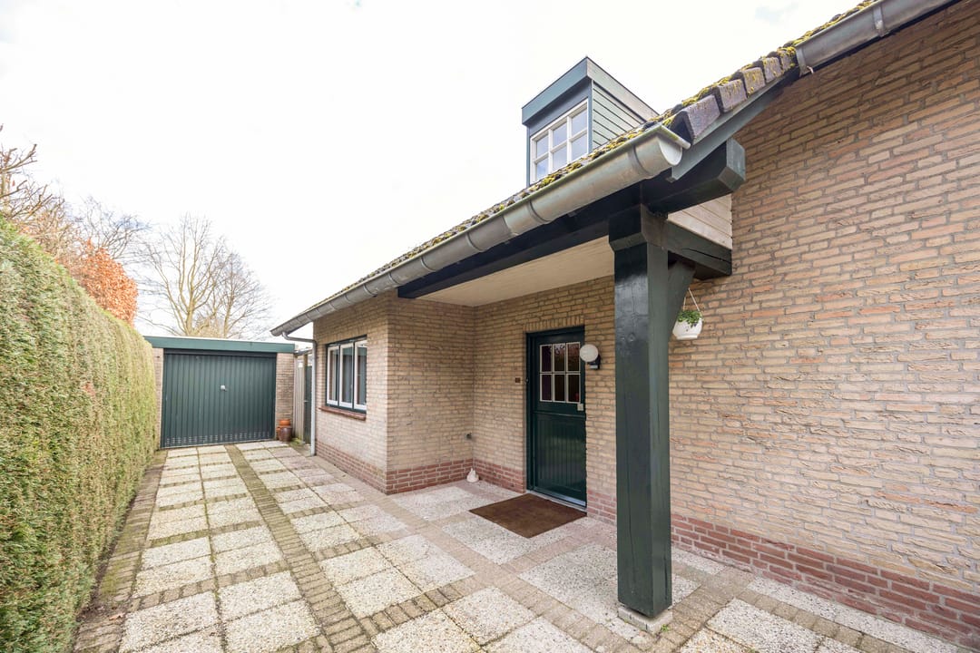 Photo 31 of Achthoevenstraat 82