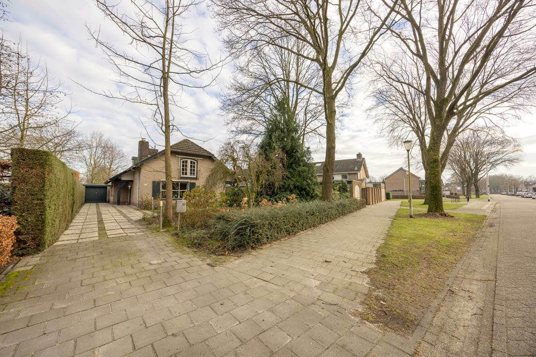 Photo 32 of Achthoevenstraat 82