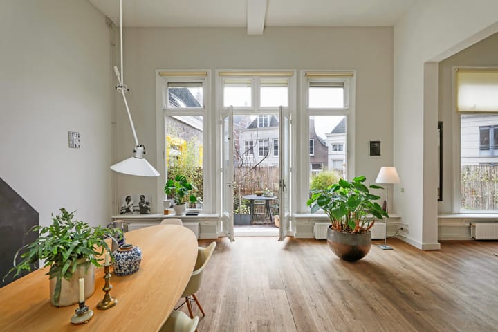 Photo 14 of Sint Annaplaats 25