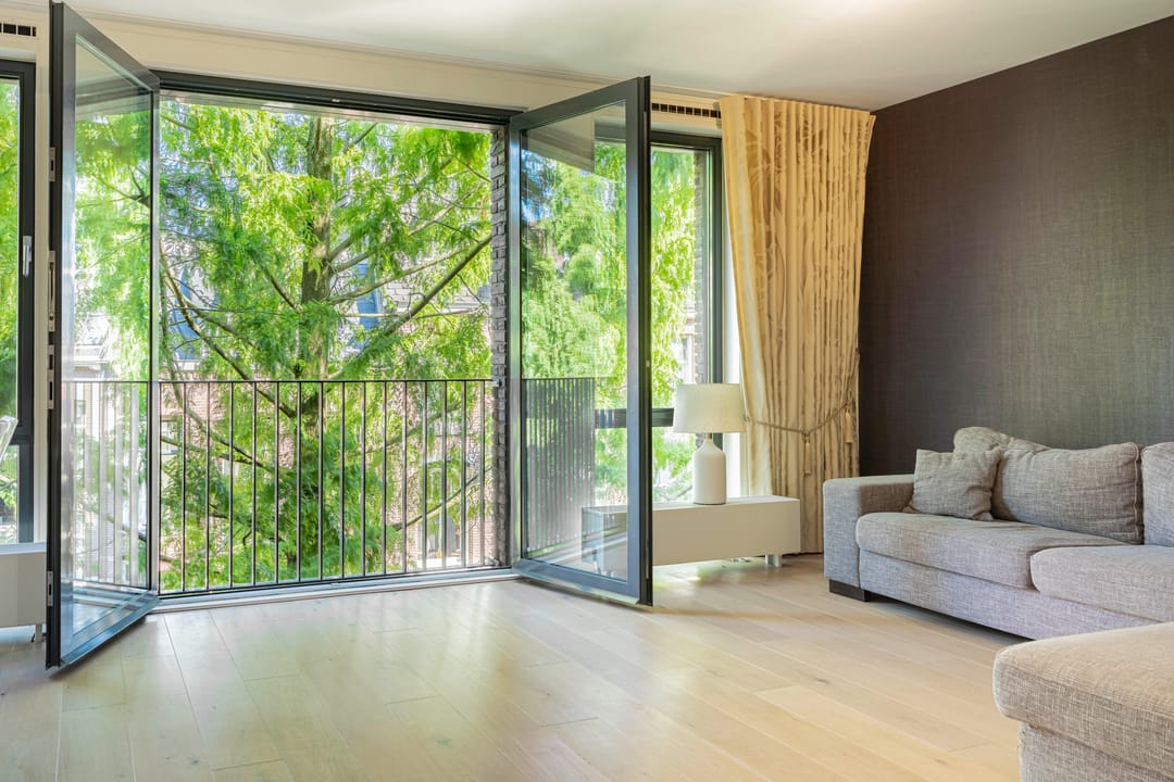 Photo 2 of Camperstraat 22-D