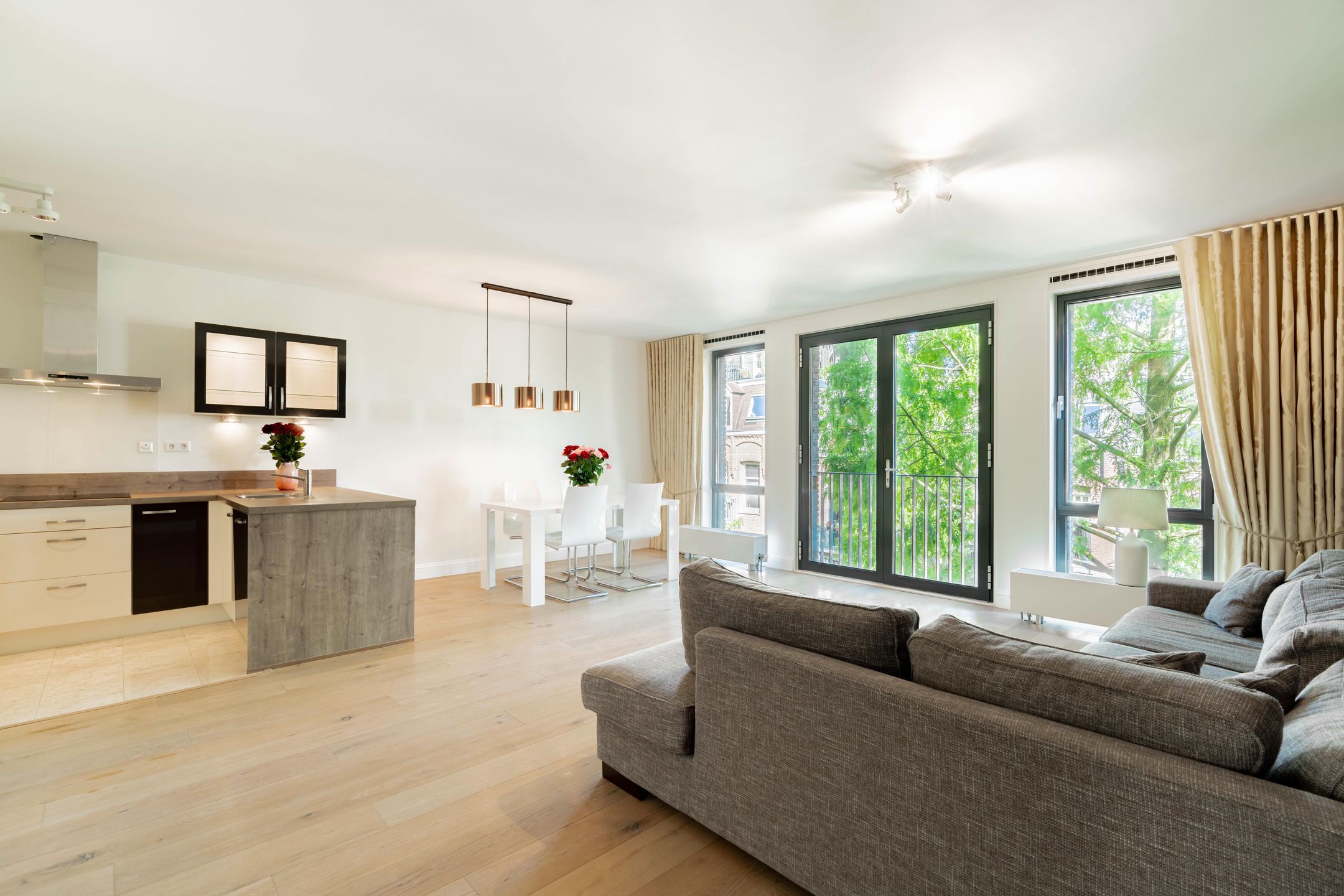 Photo 3 of Camperstraat 22-D