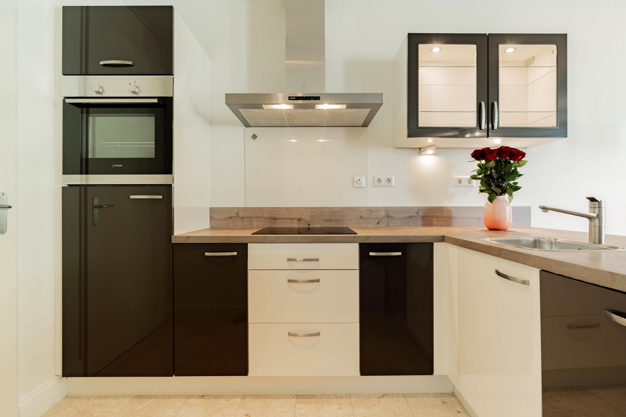 Photo 9 of Camperstraat 22-D