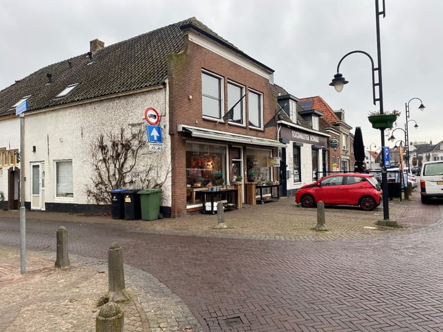 Dorpsstraat 81