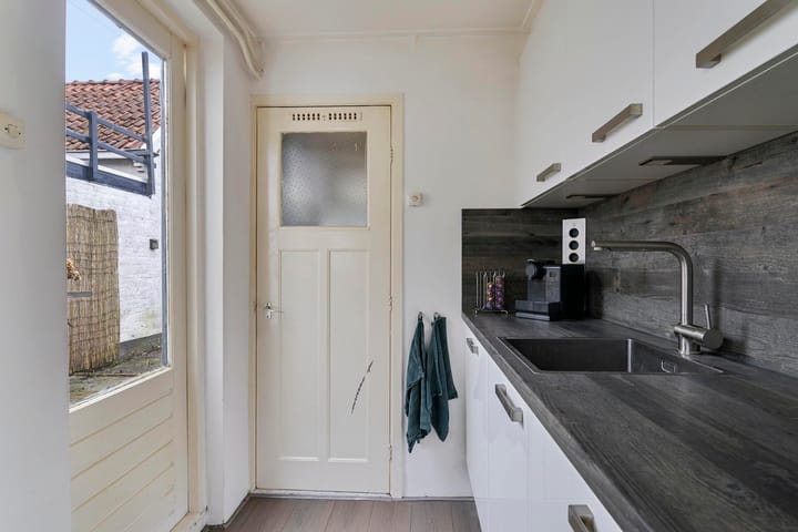 Photo 18 of Albert Cuypstraat 3