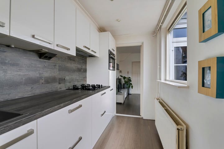 Photo 19 of Albert Cuypstraat 3