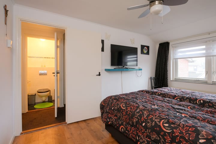 Foto 15 van Pastoor Eshuisstraat 9