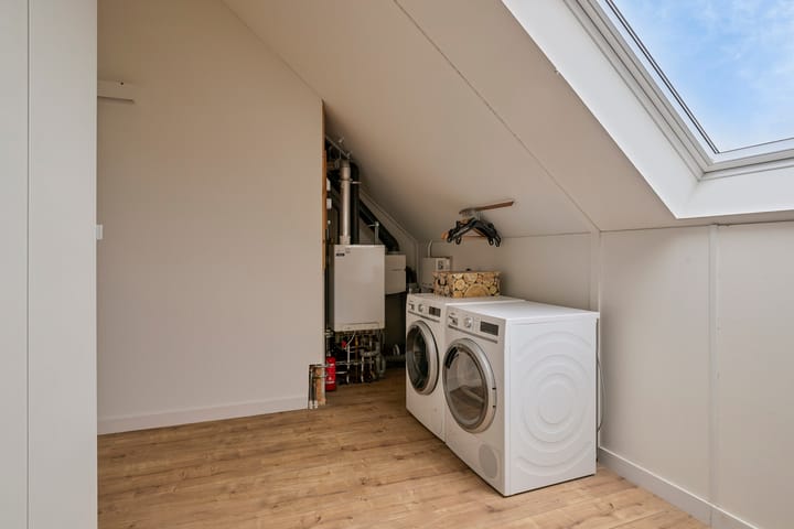 Photo 24 of Caligastraat 2