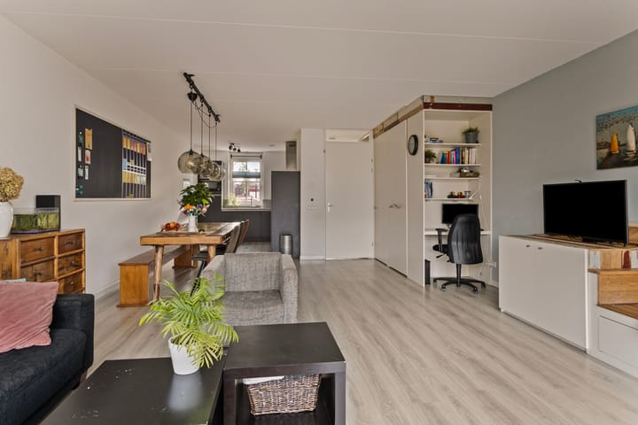 Foto 16 van Leliestraat 89