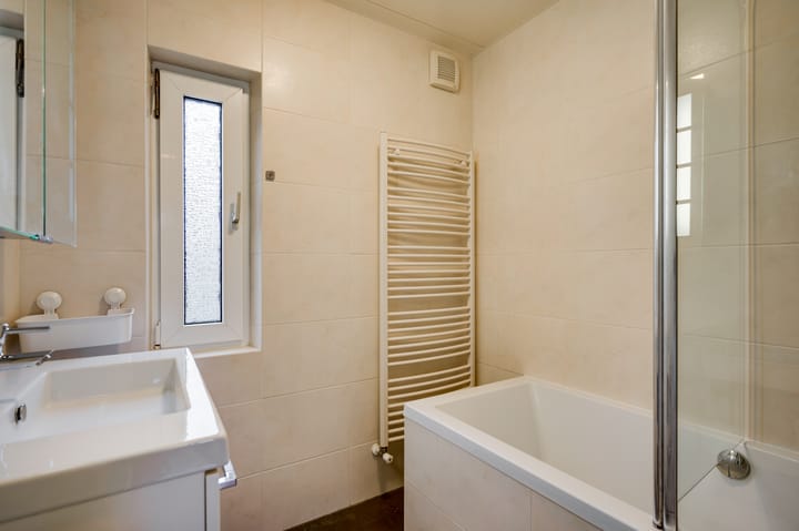 Foto 24 van Burgemeester Magnéestraat 10