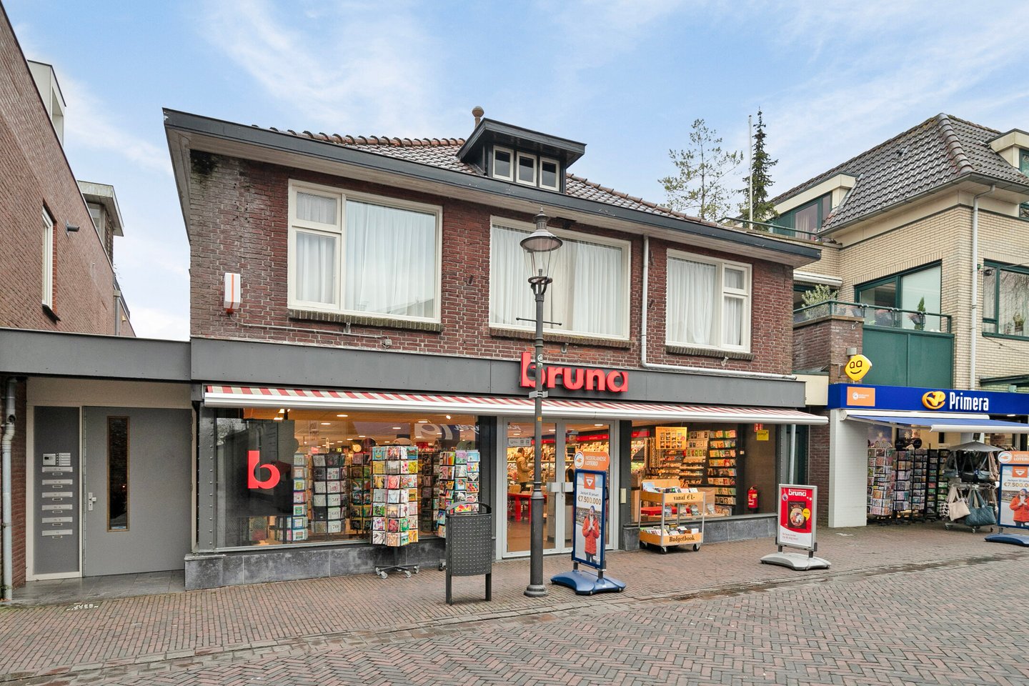 View photo 2 of Dorpsstraat 15