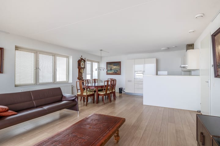 Photo 14 of Buizerdhof 453